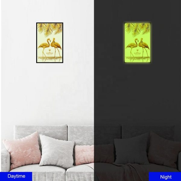 Sticker cu efect luminescent, model Flamingo, 19×30 cm