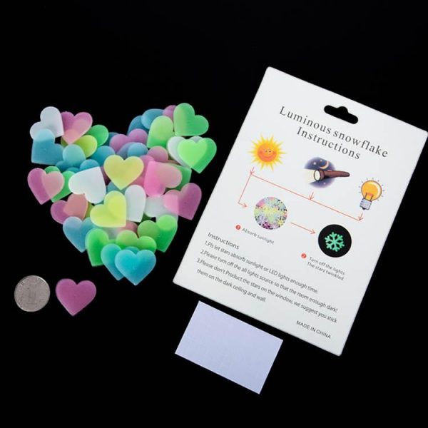 Set 40 stickere decorative cu inimi fosforescente, autoadezive, dimensiune 3 cm, multicolor